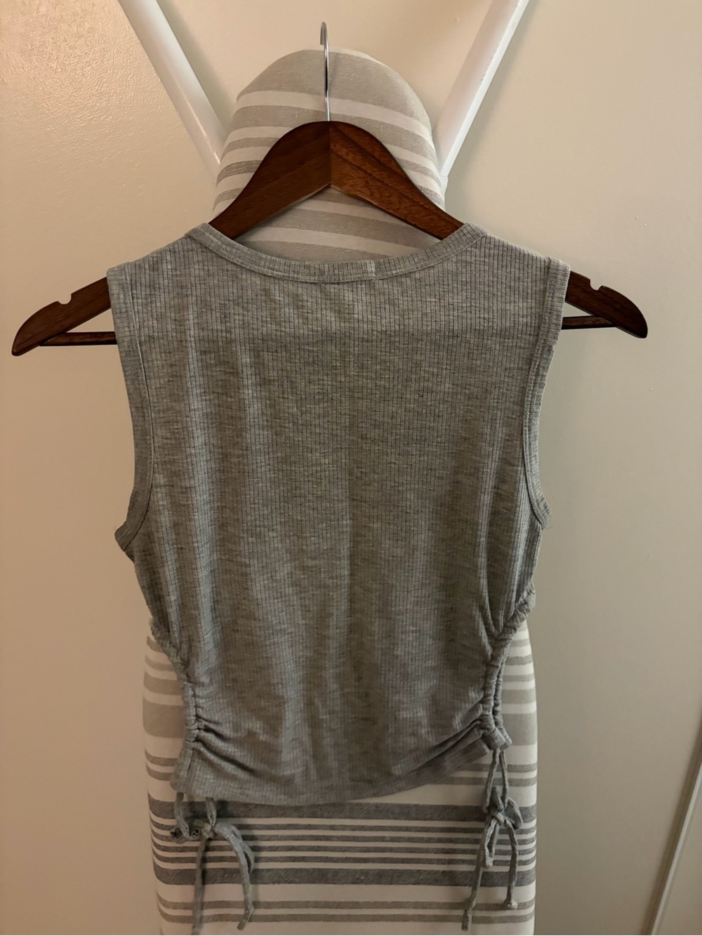 Heart Hips Grey Ribbed Drawstring Tank - Picture 2 of 4